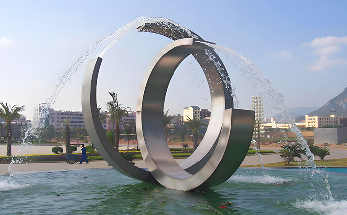 靈動(dòng)水韻，不銹鋼噴泉雕塑的夢(mèng)幻交響