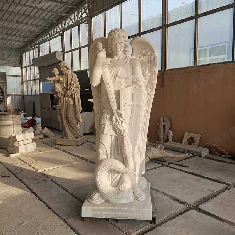 圣邁克雕塑，大理石圣邁克